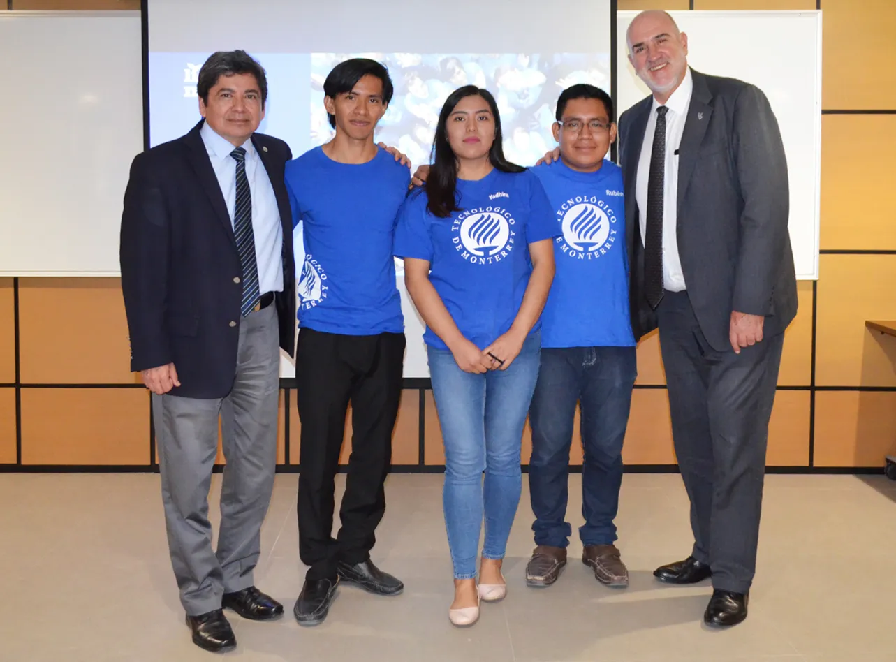 Los Líderes del Mañana con el rector de la Zona Sur y el director del campus Chiapas