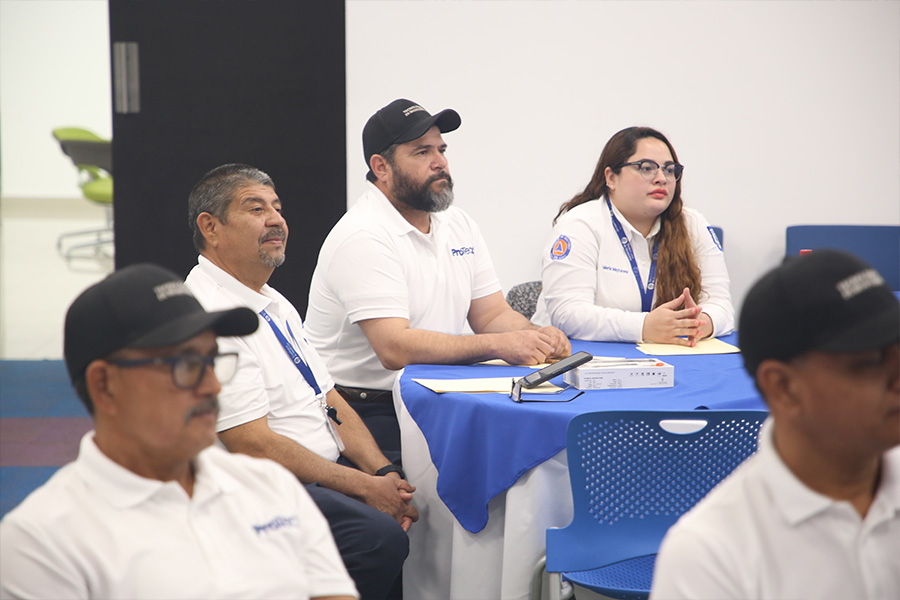 Equipo ProTect de Sonora Norte durante una sesión de capacitación