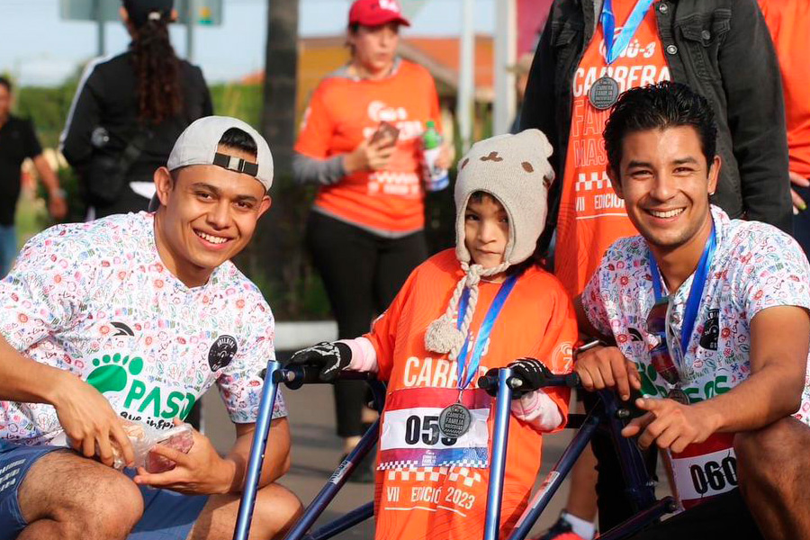 Humberto Alfonso y Miguel Ángel Macías en el medio maratón Morelia brilla