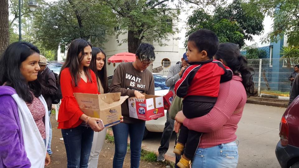 Humaniza Tec entregando almuerzos en el Hospital Infantil de Morelia