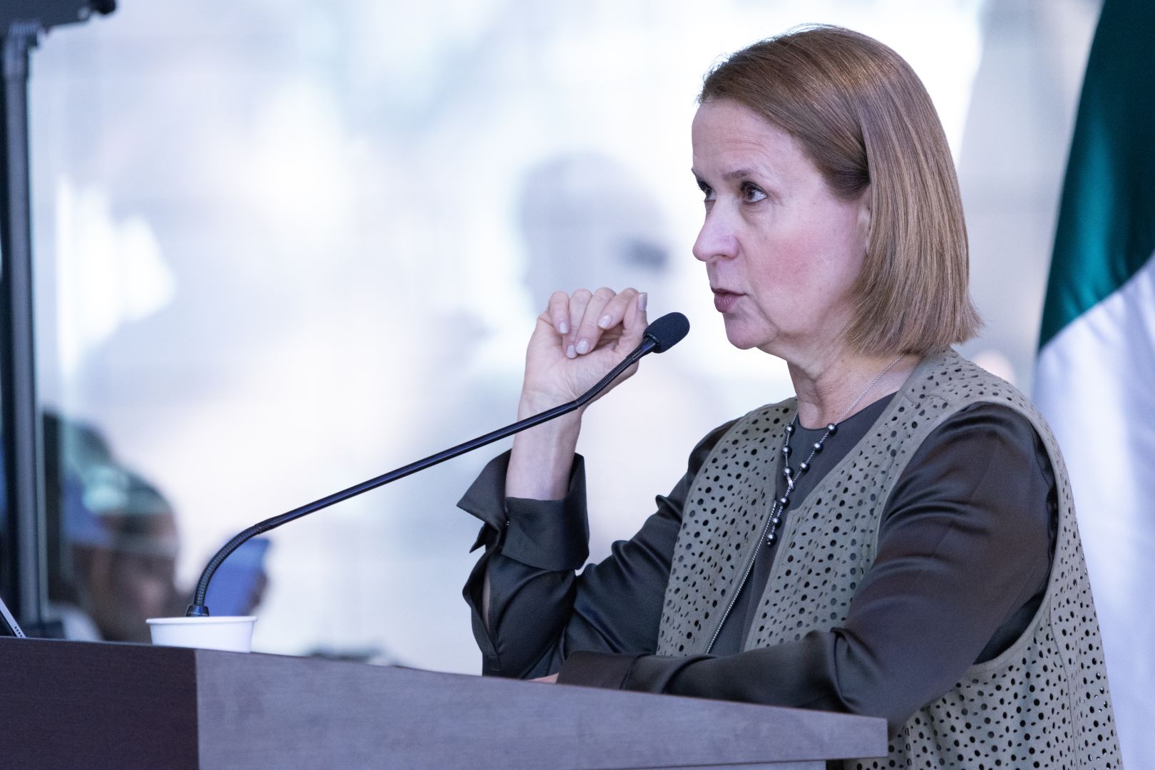 Marcela Garza instando a los jóvenes a aplicar al Xignux Challenge 2026