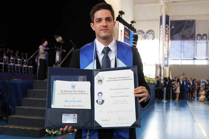 Alejandro Torres, graduado de IMT