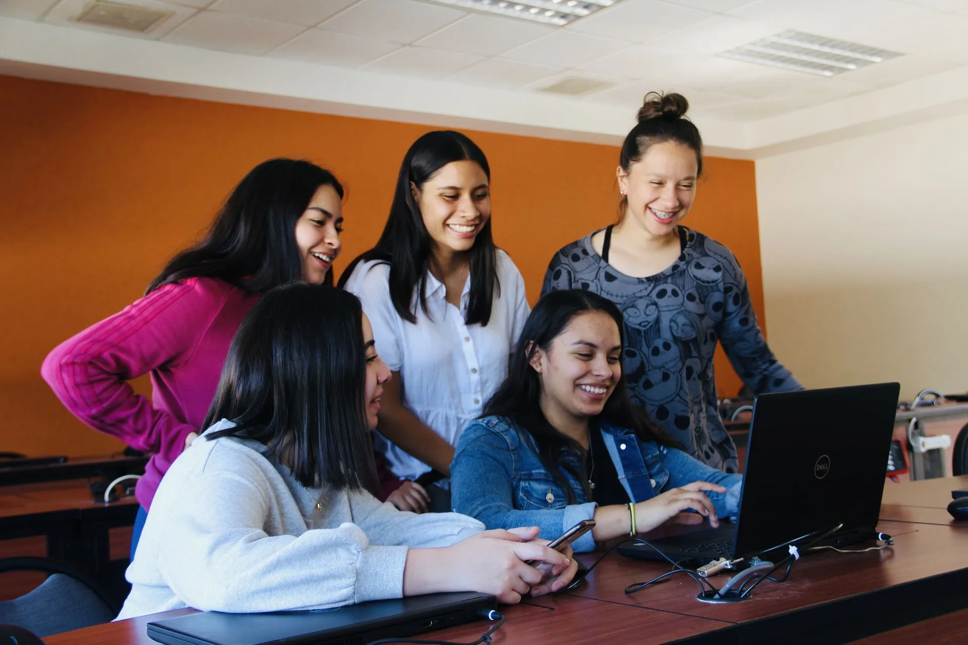 Las alumnas crean su app a partir de las necesidades que persivieron sobre la enfermedad del Alzheimer