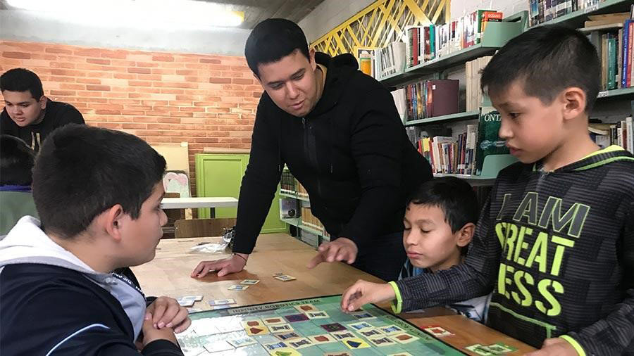 Alumnos profesional Tec campus Ciudad Obregón enseñan robótica