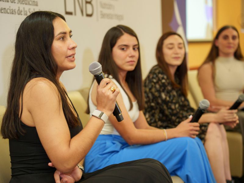 Andrea Gabriela Flores M&eacute;ndez en el panel &ldquo;Deporte y Salud P&uacute;blica&rdquo;.