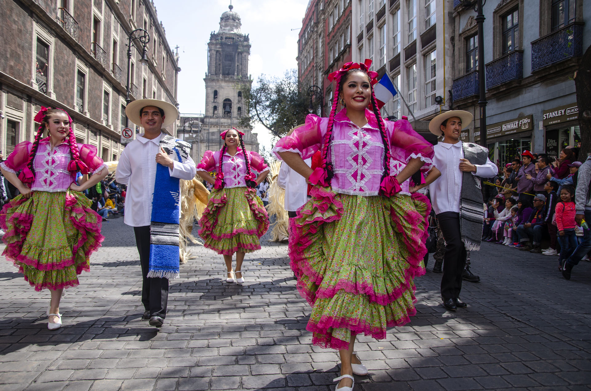 Ballet Folklórico Campus Estado de México 12ª Festival y Concurso de Alebrijes Monumentales