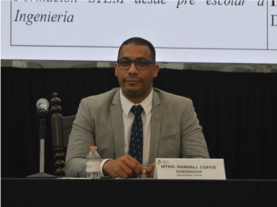 Randall EIC en Bienal