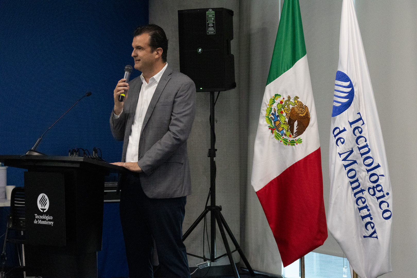 Carlos Bejos, director de Inclusión Digital, da discurso de bienvenida en el 20 anniversario de Prepanet