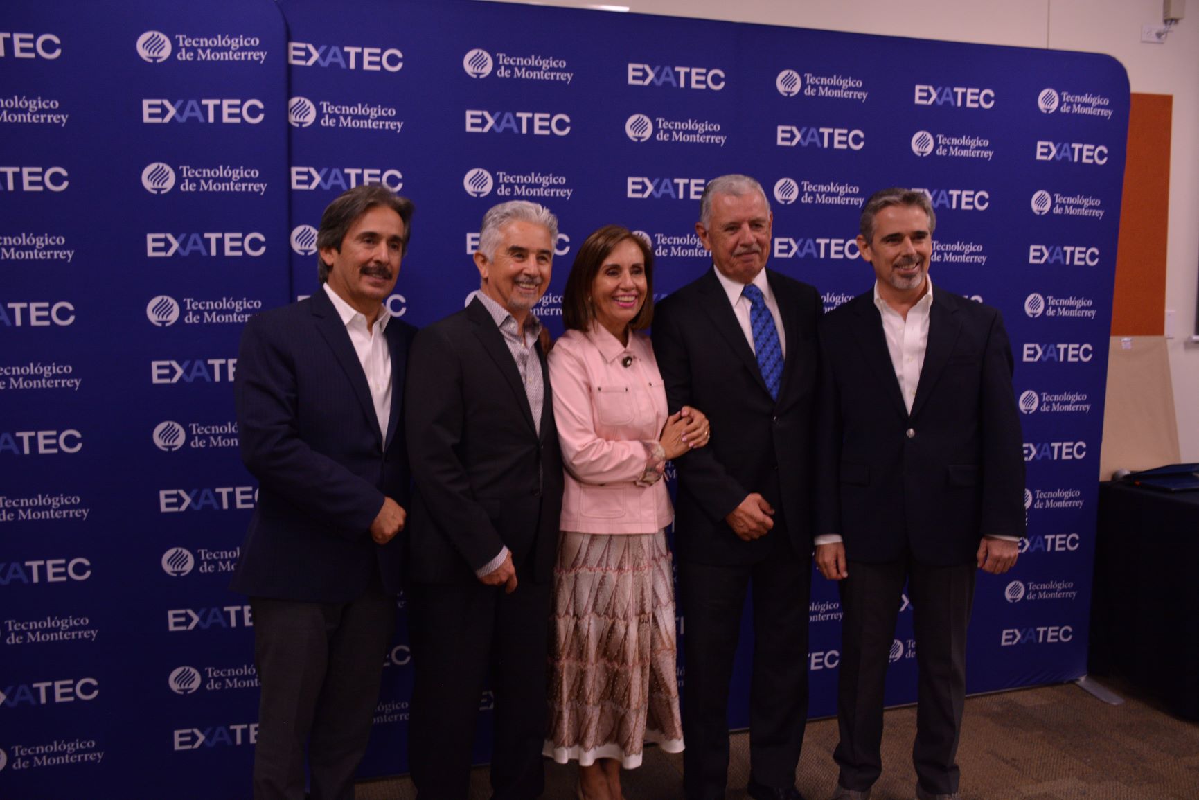 Directivos del Tec de Monterey y familia