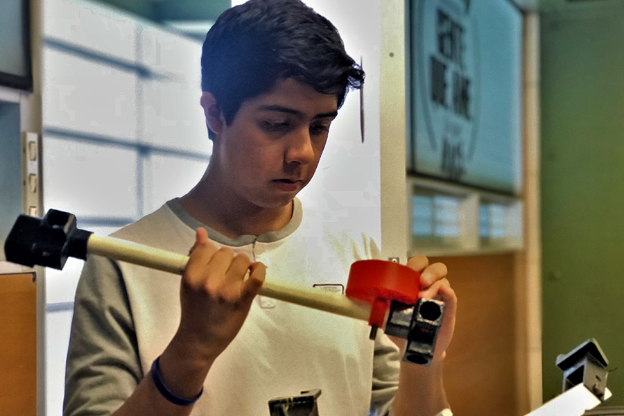 David Vilchis, alumno de Ingeniería Mecatrónica en el Tecnológico de Monterrey campus Toluca obtuvo el tercer lugar en la competencia internacional de robótica, Robofest 2019