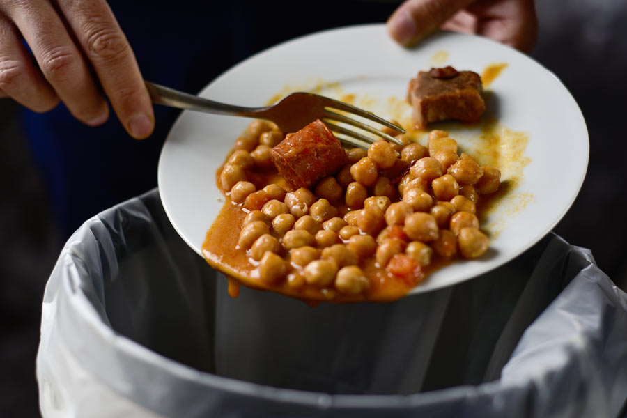 Desperdicio de alimentos.