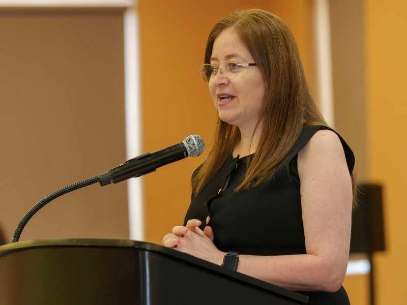 Dra. Dixia Ram&iacute;rez en discurso de bienvenida durante el 20 aniversario de la Licenciatura en Nutrici&oacute;n y Bienestar Integral (LNB) del Tec de Monterrey.