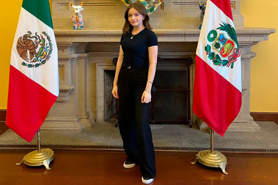 Dulce en Per&uacute; realizando activismo internacional