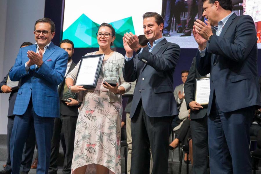 Elizabeth Nava ganó en la categoría Mujer Emprendedora.