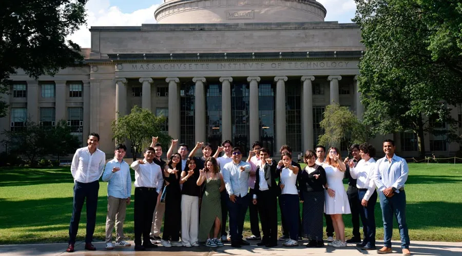 Estudiantes del Tec campus Querétaro, fueron seleccionados para participar en el programa IASP 2025 de AEXA en colaboración con la NASA.