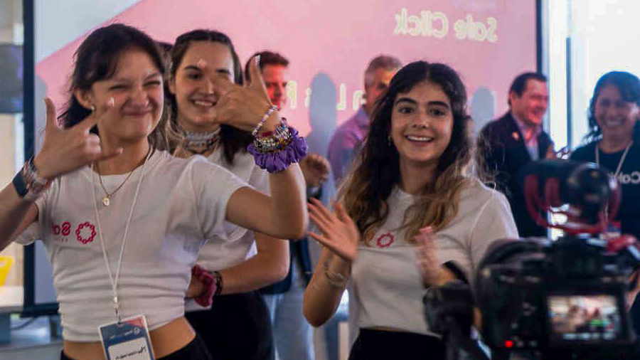 Mariana, Montse y Maricarmen ganadoras del 3er lugar en PrepApps 2023