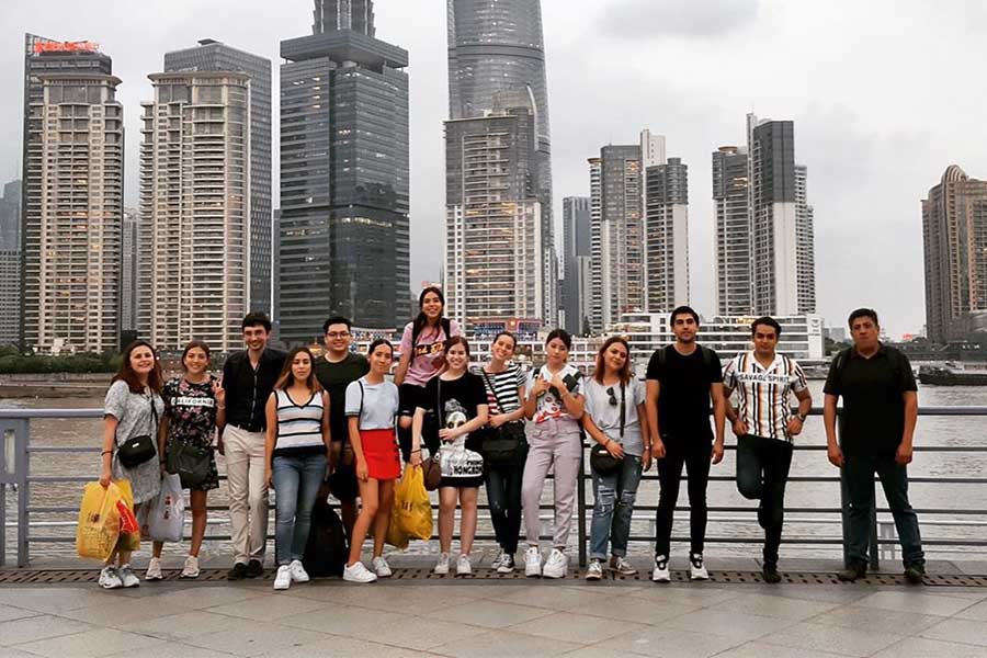 Grupo de estudiantes de Arquitectura del campus Chihuahua