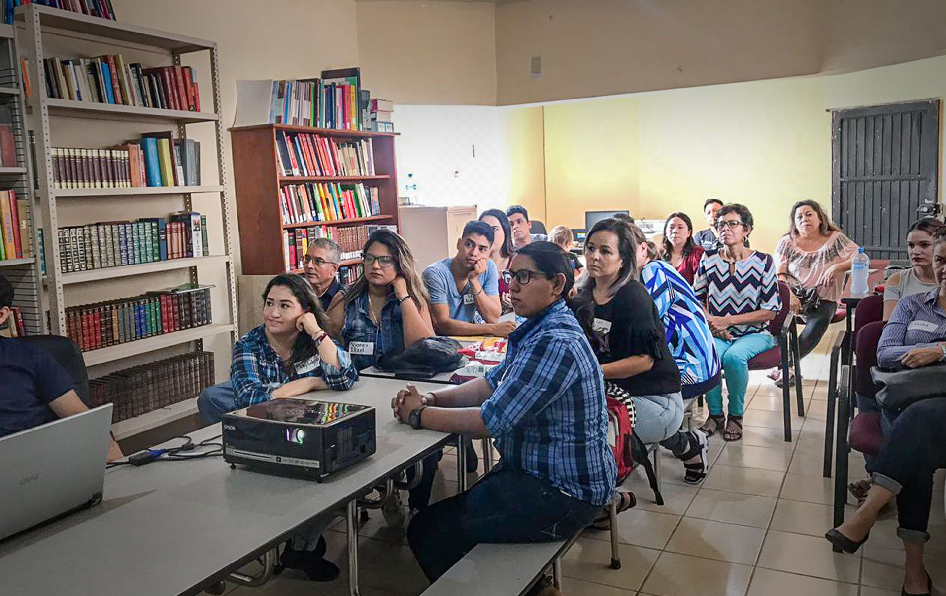 Busca EXATEC crear una comunidad con oportunidades en educación