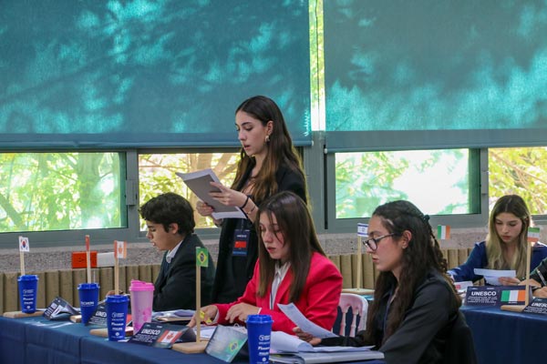 Sesión en debate de TECMUN