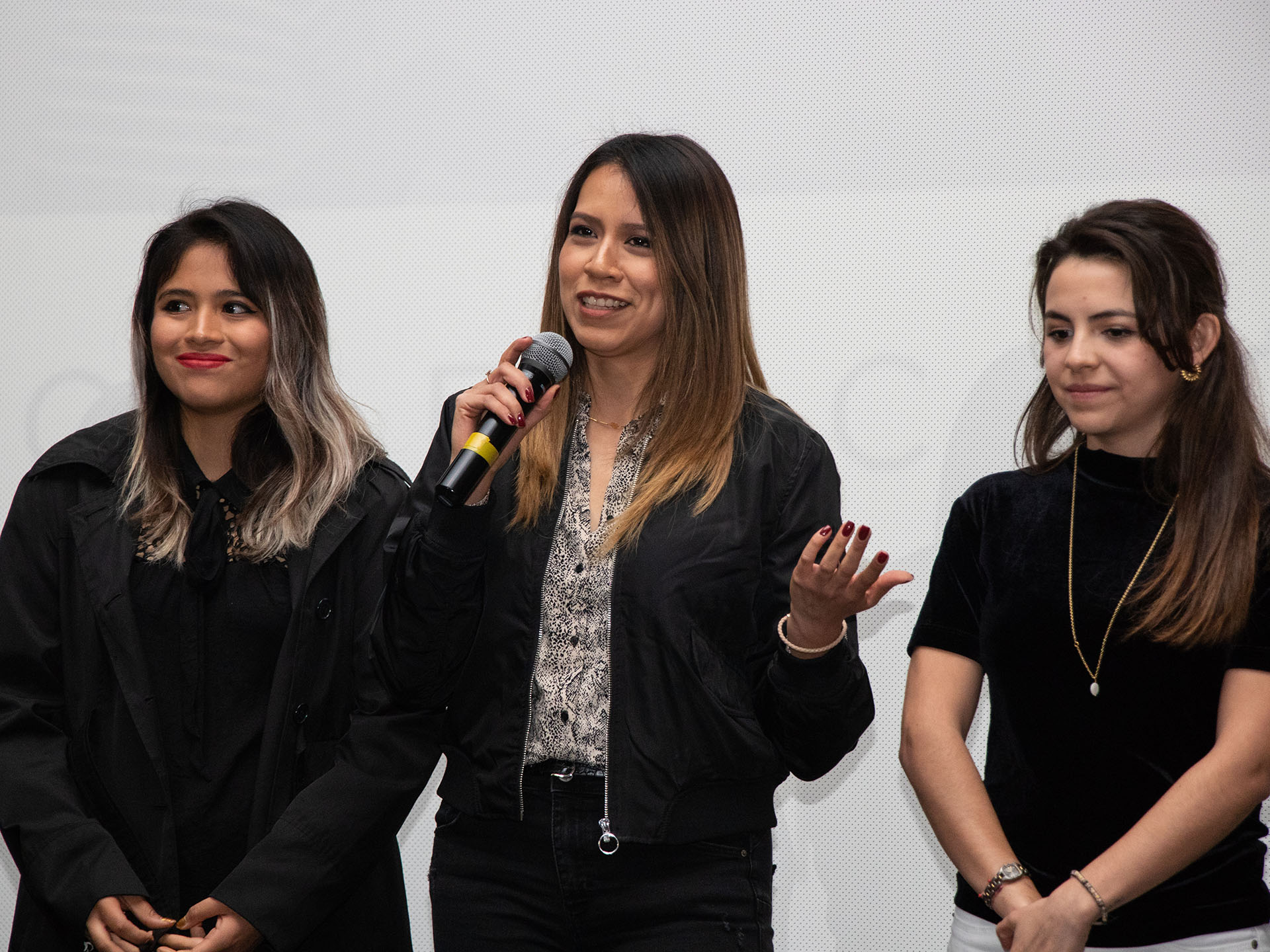 Alumnos del Tec de Monterrey campus Querétaro presentando documentales