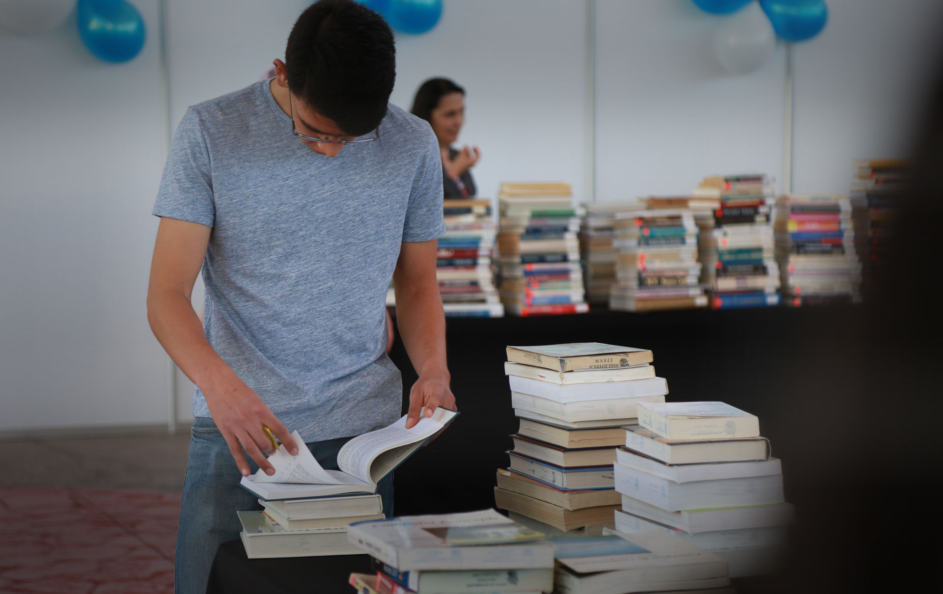 Libro por kilo: una oportunidad de ayudar y avivar el hábito por la lectura 