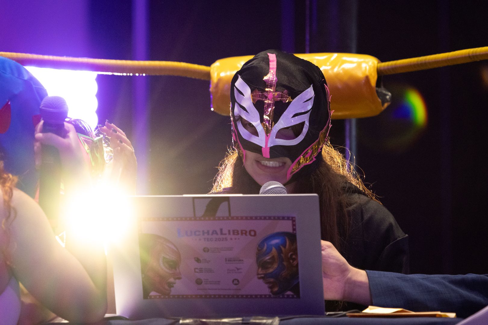 Natalia Mares en la final de Lucha Libro 2025