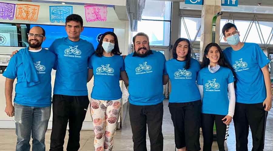 Mario y su equipo en su última Olimpiada Mexicana de Matemáticas