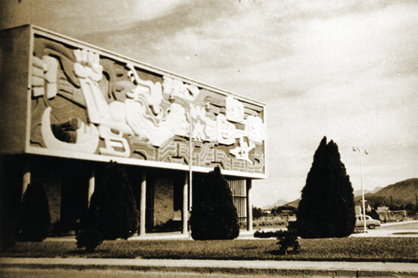 En 1954 se inauguró el edificio de la Biblioteca (ahora Edificio de Rectoría) 