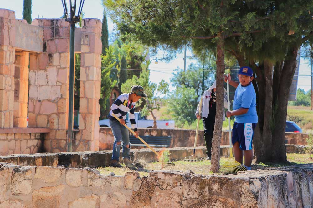 Miembros de la comunidad de Cieneguillas también ayudaron