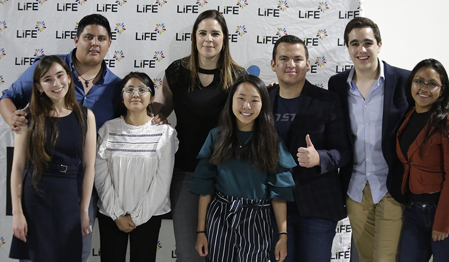 Estudiantes con Lucila Bracho