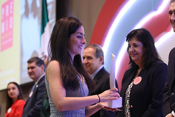 Ivana Collado Premio Mujer Tec