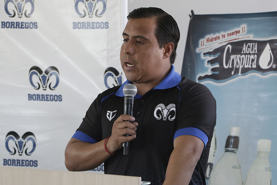 Rafael García entrenador del equipo de fútbol soccer en Irapuato