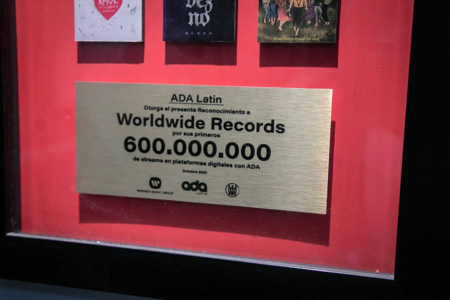 placa en worldwide records