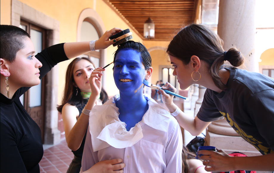 Alumnos de Sonora Norte participan con Teatro a nivel internacional