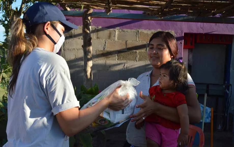 EXATEC ayuda a familias ante COVID-19 en el sur de Sonora