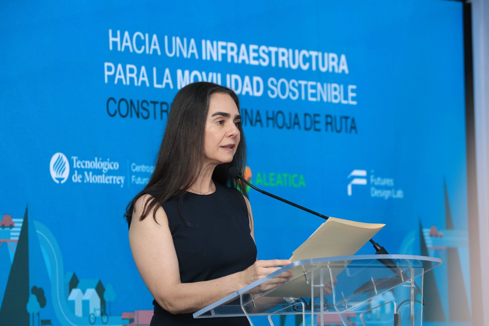 Vanessa Silveyra comparte los hallazgos de la Hoja de Ruta del sector Movilidad en criterios ASG