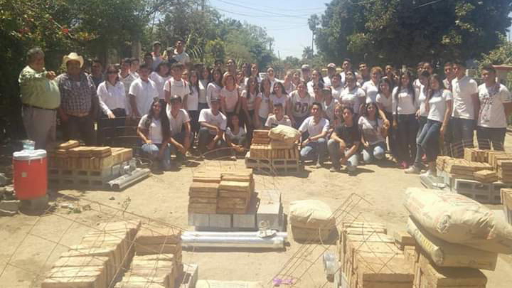 Gabriel con equipo Ecojóvenes