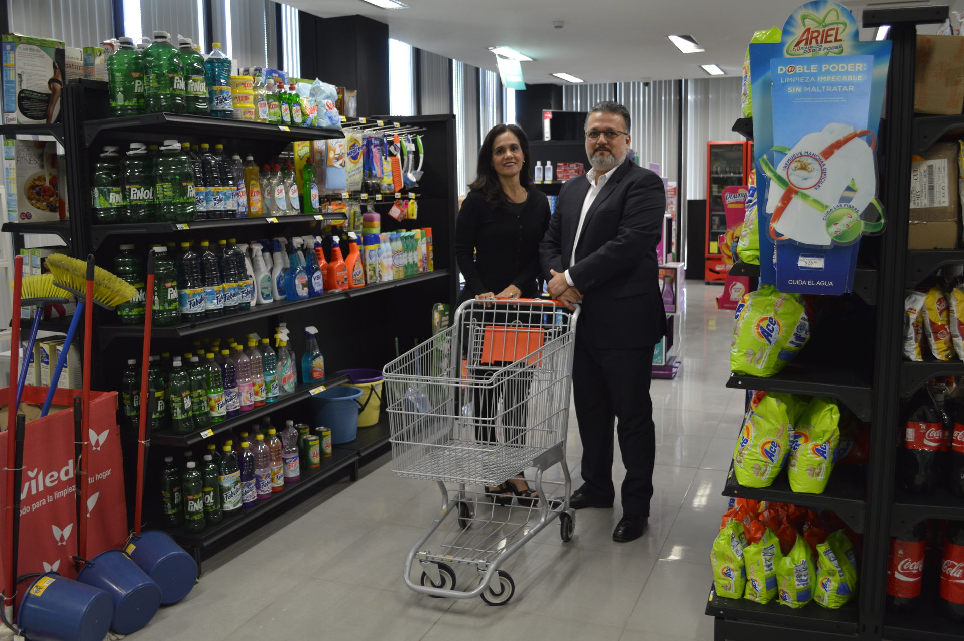 Ana Franco y Alfonso Valdez, profesores del Tec que trajeron el proyecto a Campus Sinaloa.