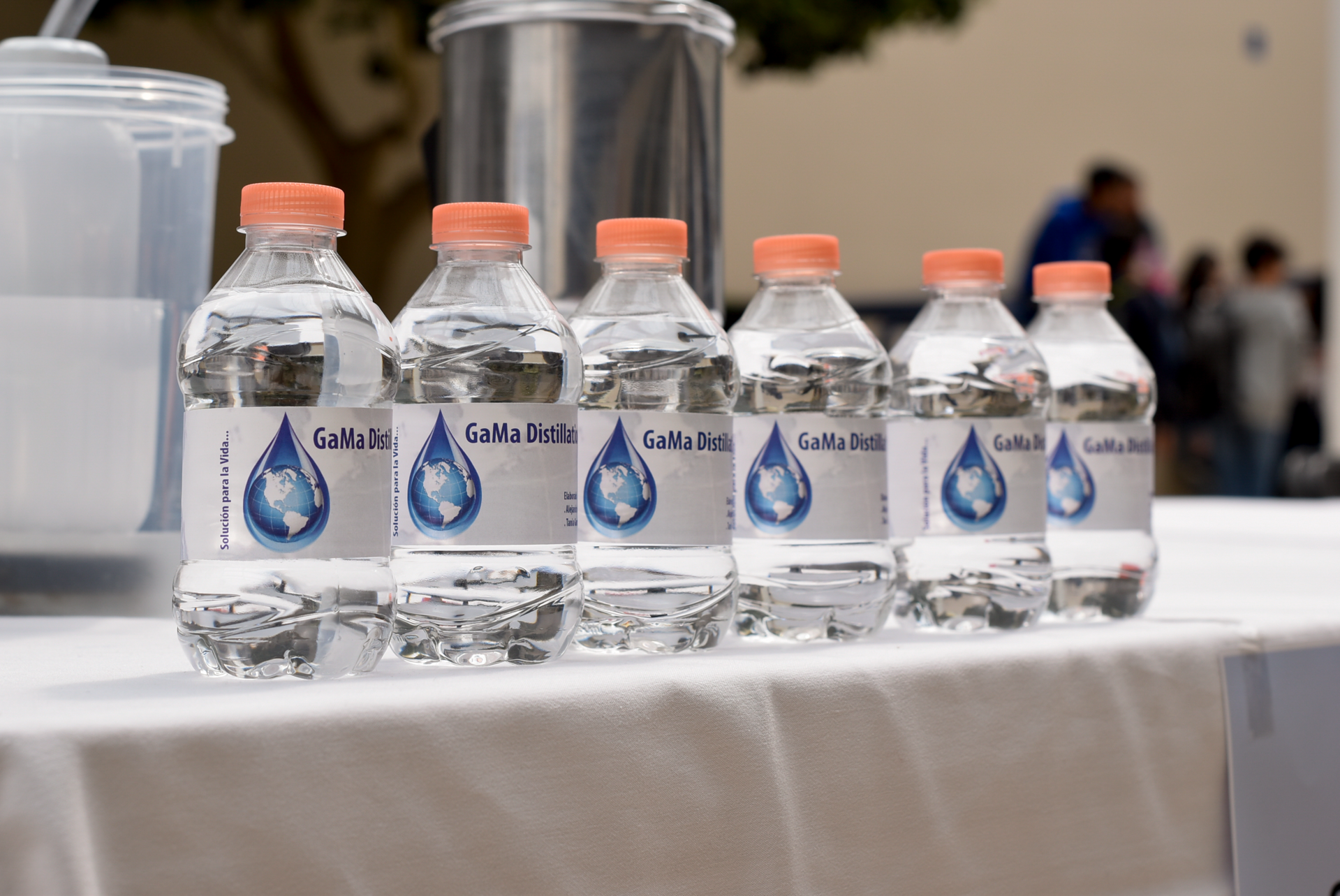 Botellas de demostración del proyecto Gamma Distillation