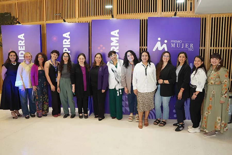 Impulsa igualdad con perspectiva de g&eacute;nero y recibe Premio Mujer Tec