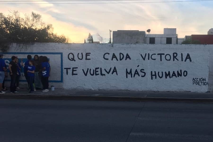 También usan frases de motivación