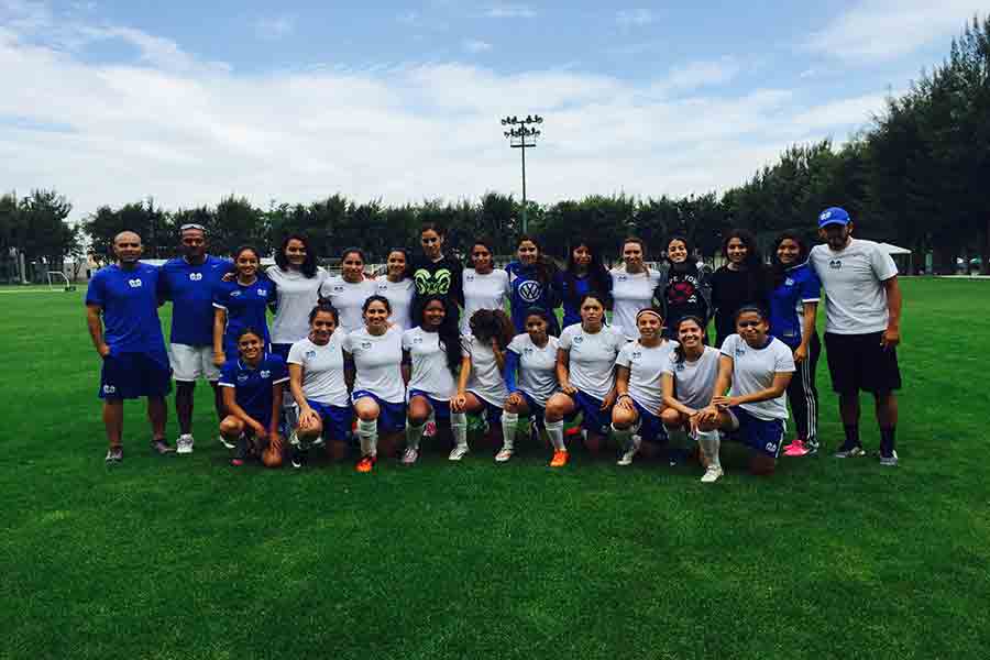 Egresada del Tec Guadalajara, Adriana Iturbide, es futbolista profesional y juega en Chivas.