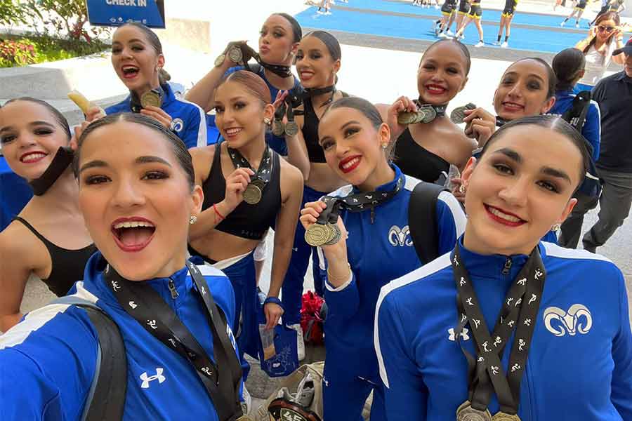 Las estudiantes lograron el campeonato al obtener el primer lugar en categorías de Jazz y Pompones y el segundo lugar en Hip Hop