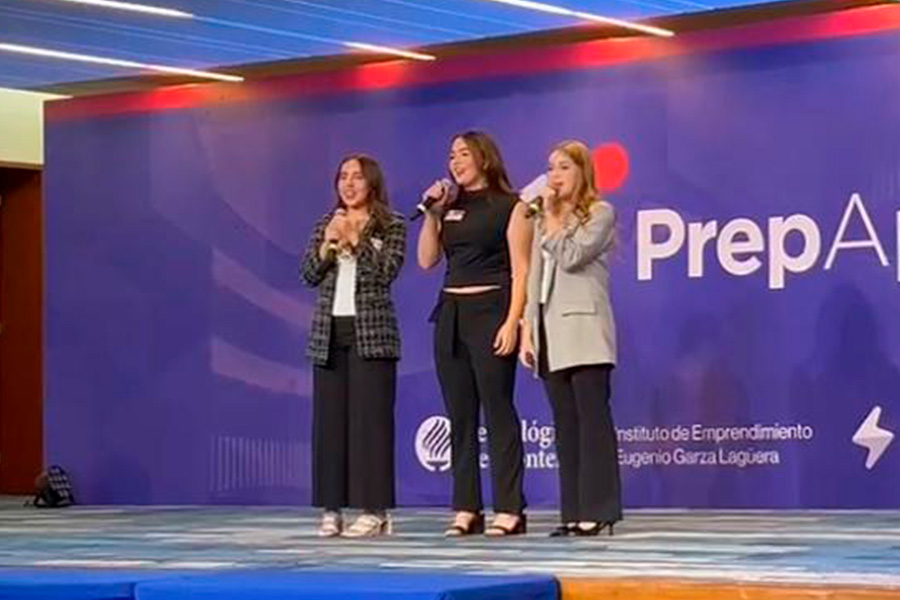 Alumnas de PrepaTec Laguna exponen su idea de app para conectar conantes con centros de ayuda 