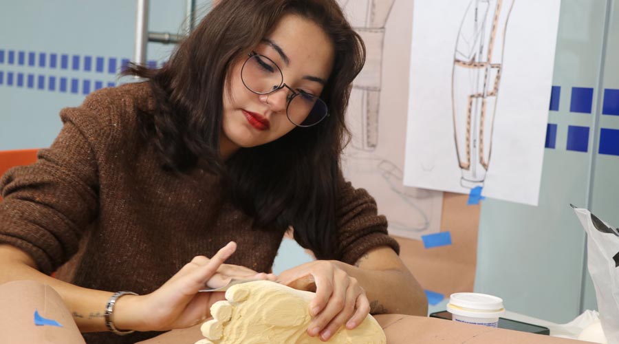 Estudiantes de diseño del Tec Querétaro elaboran una prótesis para adultos mayores