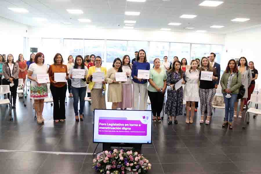 Alumnas Tec reforman ley a favor de la menstruación digna