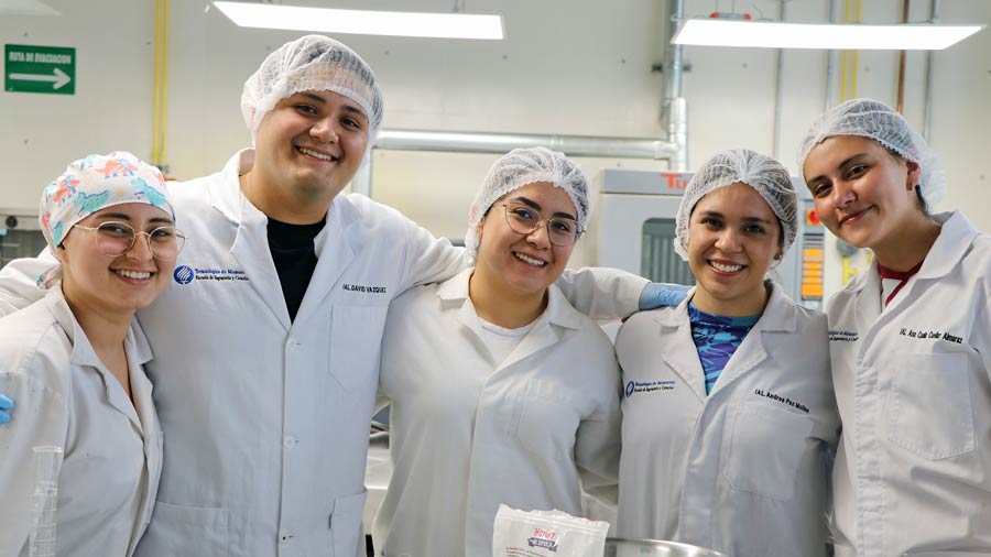 Estudiantes de Tec Campus Querétaro irán al IFT FIRST Chicago por snacks saludables