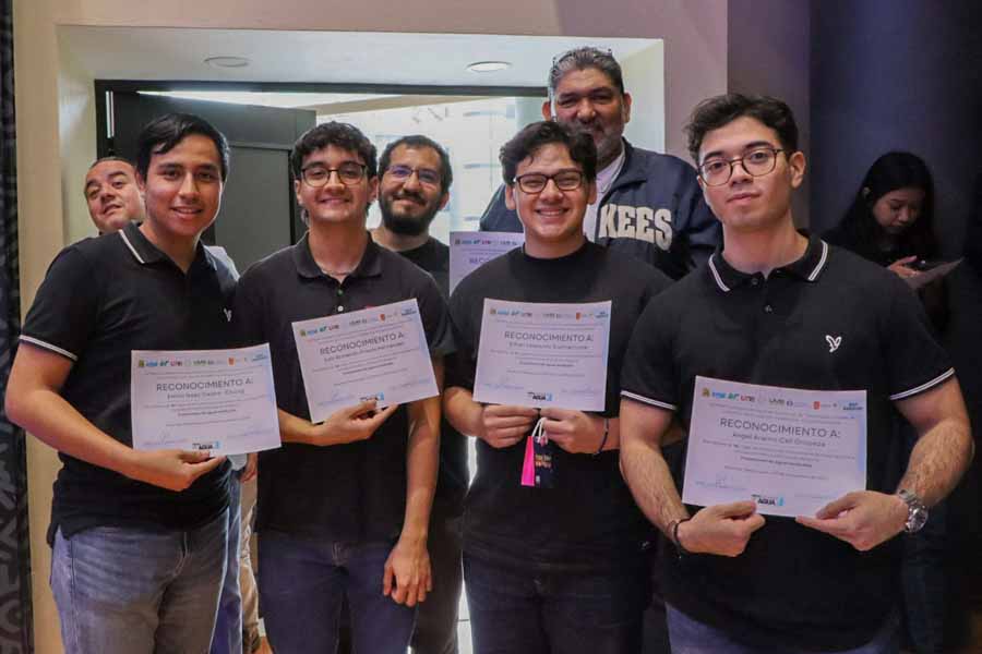 Estudiantes de Tec Tampico ganadores de la categoría Tratamiento de aguas residuales