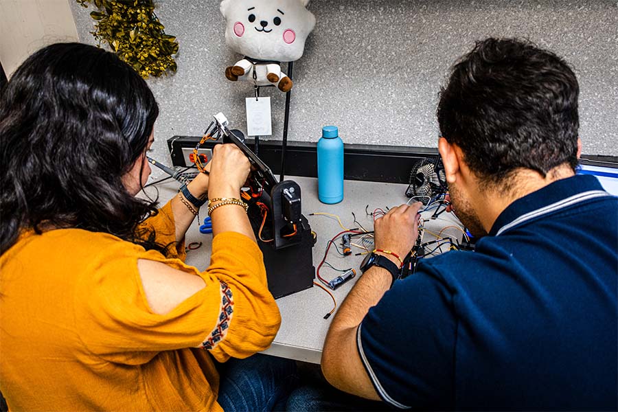 Estudiantes de Ingeniería Mecatrónica de Tec de Monterrey campus Laguna desarrollaron prototipos en 5 semanas