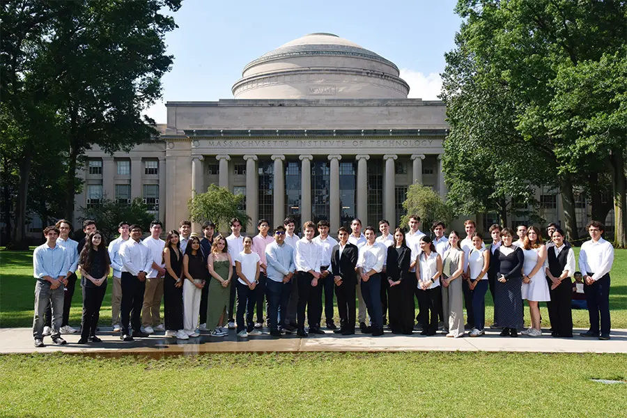 Mexicanos analizan claves para impulsar microempresas y ganan en MIT